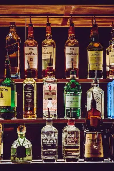 Quels sont les secrets des bars cachés à Paris ?