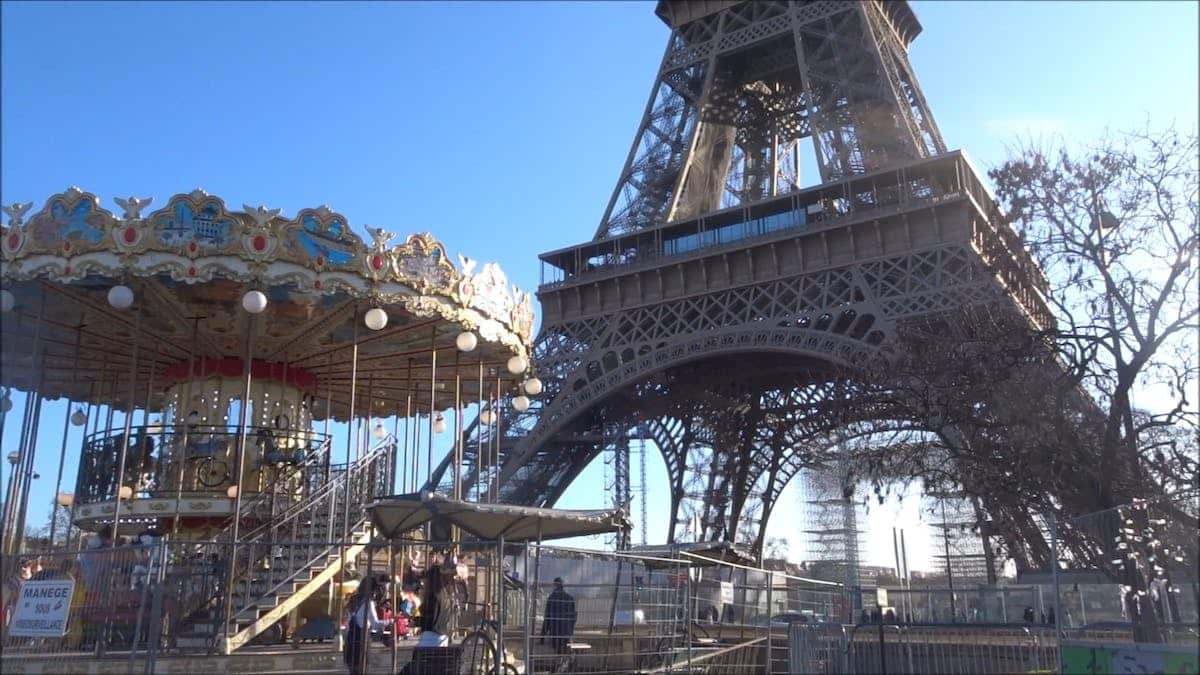 Découvrez les parcs d’attractions incontournables pour les familles à Paris