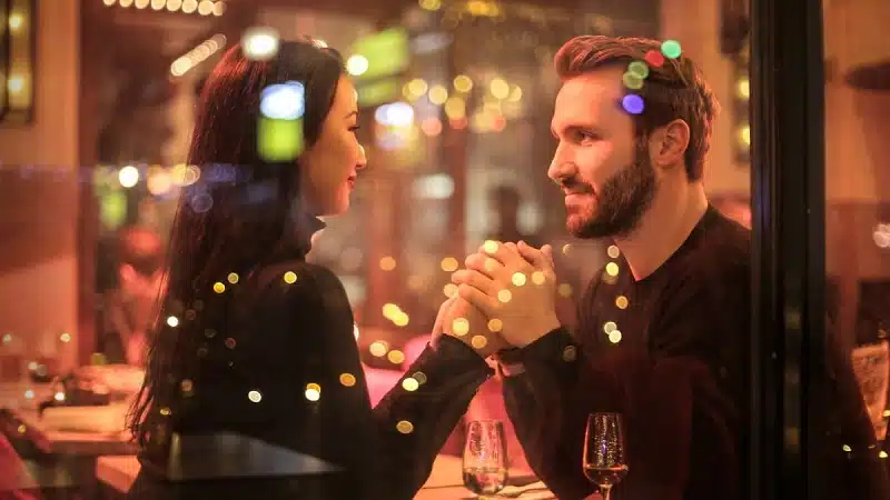 Organisation d’une soirée romantique pour la Saint Valentin chez soi : que faut-il prévoir ?