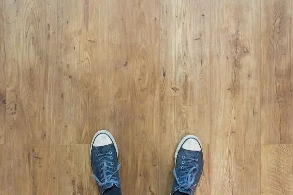 Parquet contrecollé chêne : ses avantages et inconvénients !