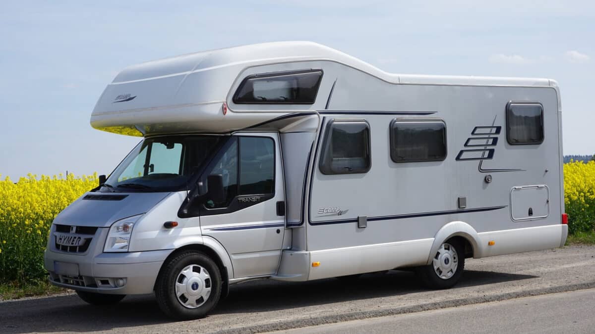 Vendre votre camping-car, caravane ou fourgon aménagé en dépôt vente : les atouts à ne pas négliger